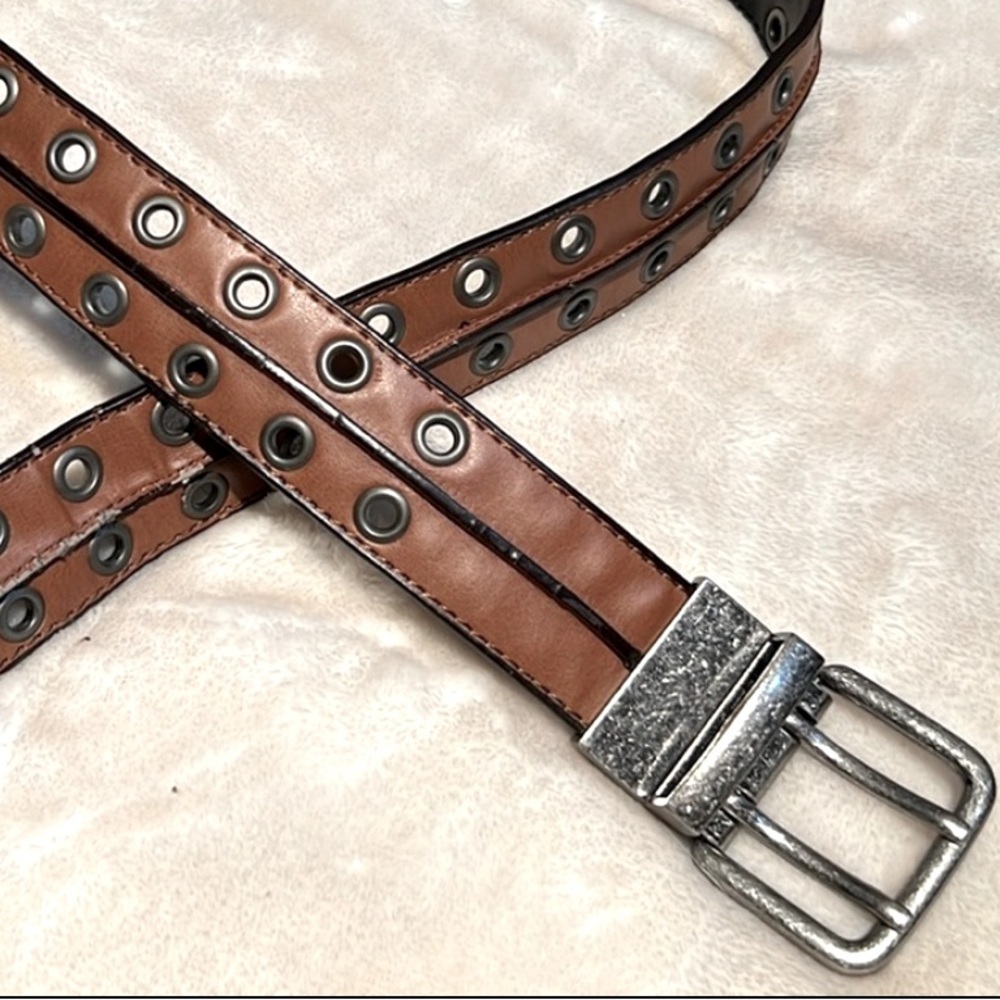 👖 VINTAGE GENUINE BROWN LEATHER SILVER & SILVER RIVETED BELT Women’s 36 - Picture 1 of 10